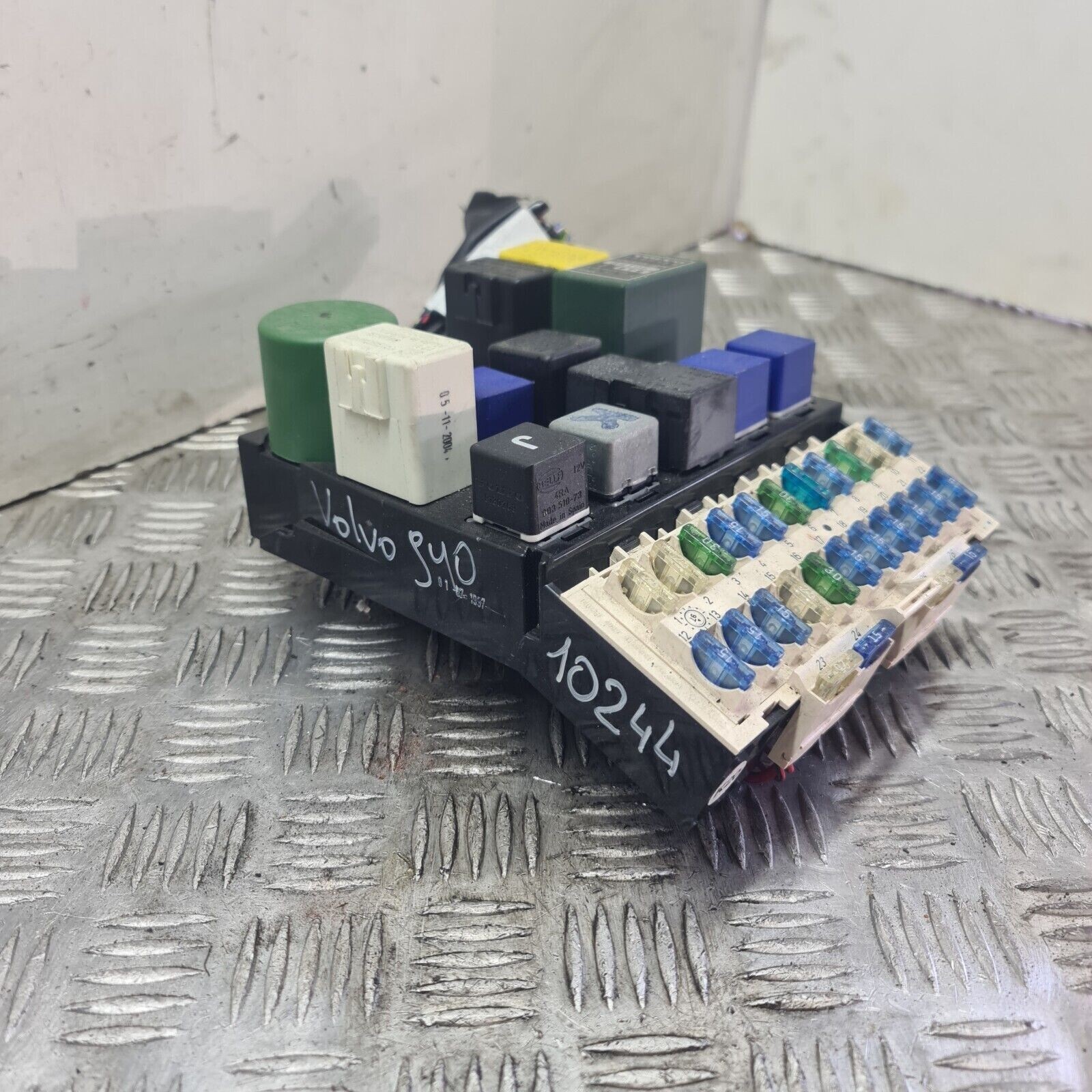Volvo 940 fuse relay box 2.3L Petrol B230FK Auto 9297