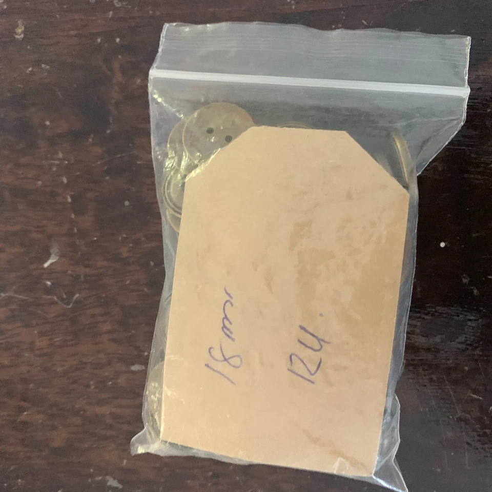 6pc Brass / Bronze Round 2 Hole Flat Round Buttons 18mm - Image 3 of 4