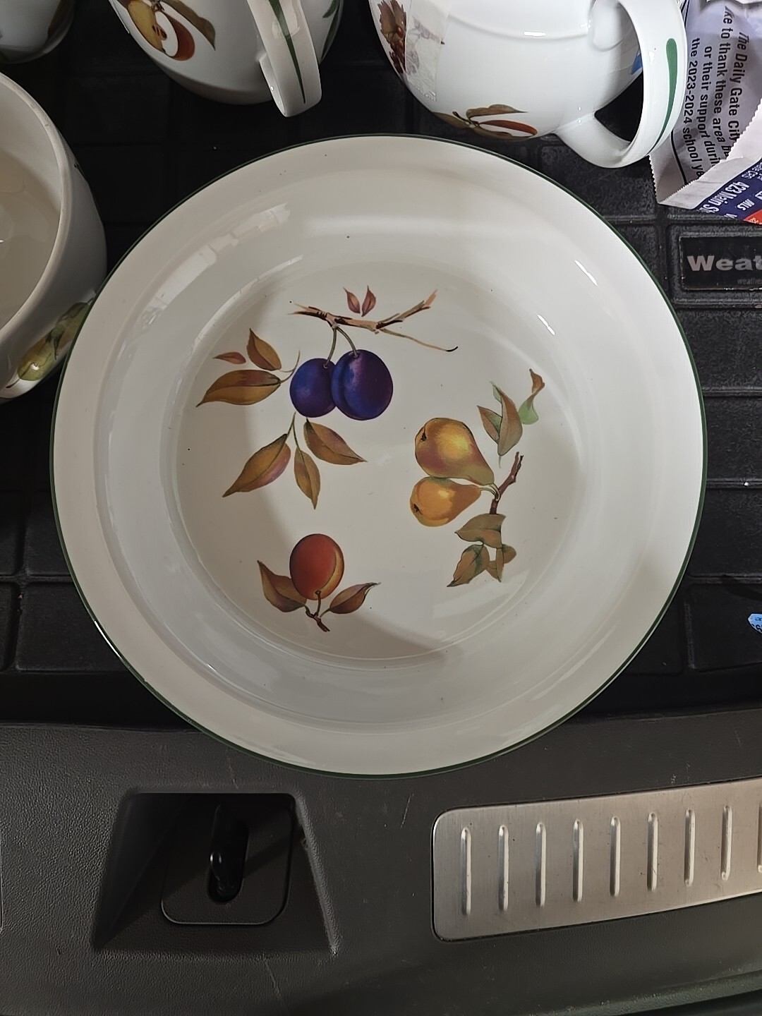 Vintage 1986 Royal Worcester Evesham Vale 10.5 Inch Pie Dish-image