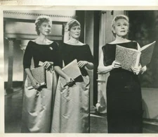 Ann Harding,Colleen Dewhurst, Nancy Wickwire "The First Lady" VG press photo P1M