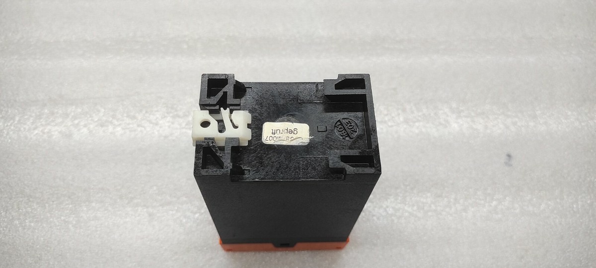 Rel&egrave; Protezione Motore Termistore DOLD BA9038.12 120VAC - Usato Funzionante, MPN 0029738, Prodotto In India