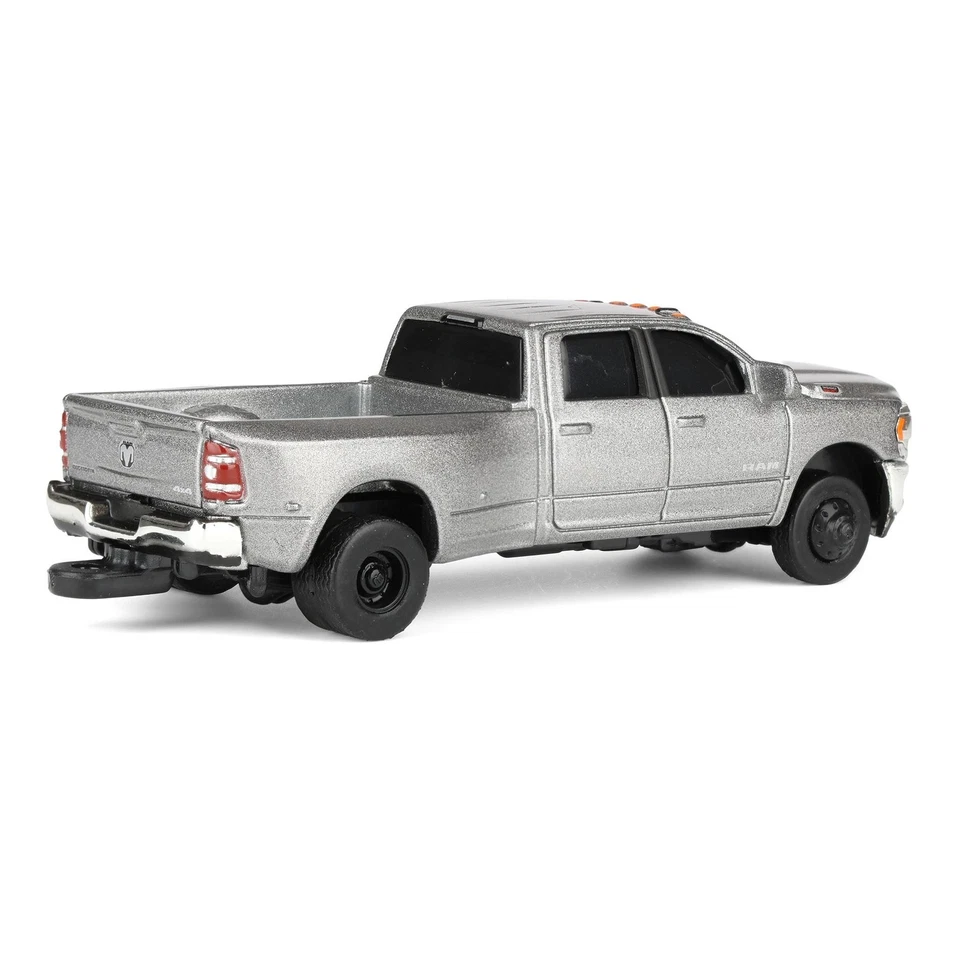 Camioneta Tomy 1/64 plateada RAM 3500 doble colección N Play 47169B-2 Foto 3 de 4