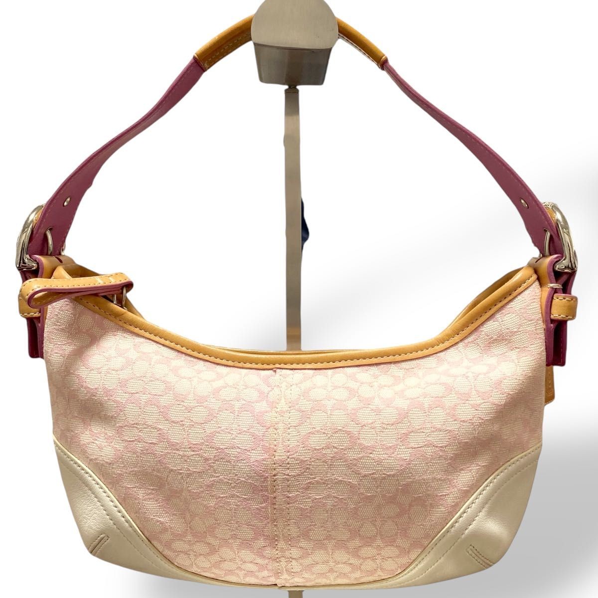Rare COACH one-shoulder bag in canvas with micro signature