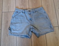 Vintage Tommy Hilfiger Women's Y2K Jean Shorts, Size 8. Light Wash, Carpenter