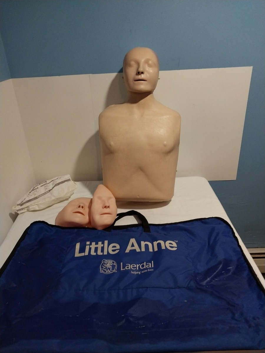 Laerdal Little Anne 人体模型 本体 Vintage Laerdal Little Anne CPR Dummy Manikin With Carry Bag Case