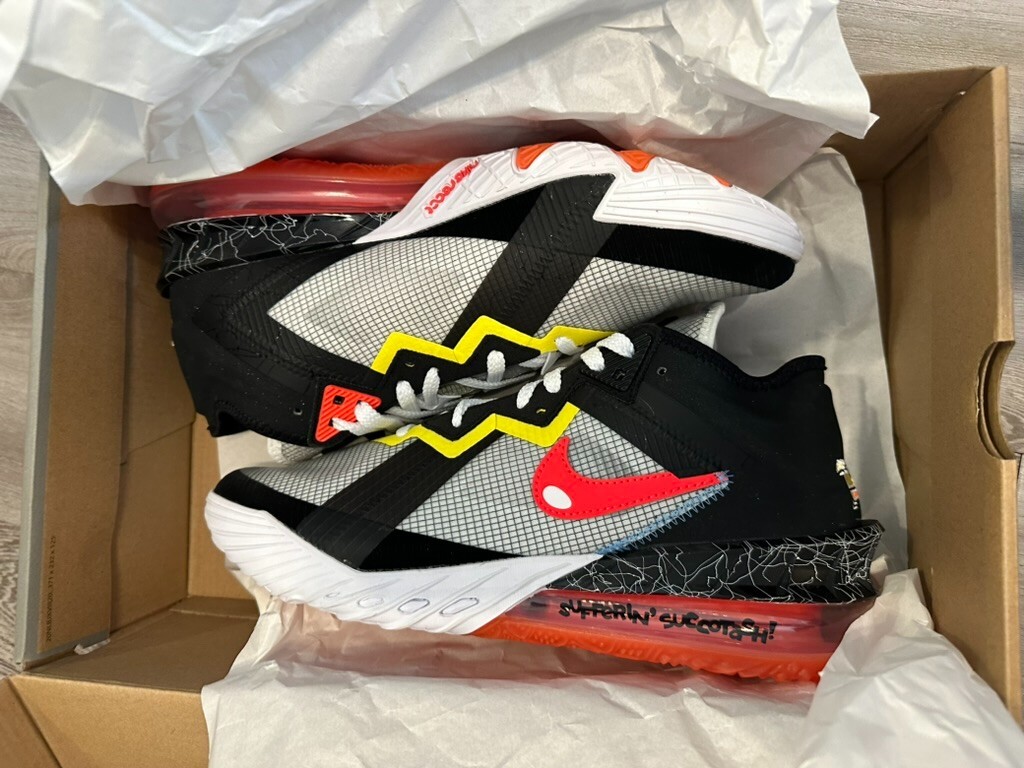 looney tunes nike collection