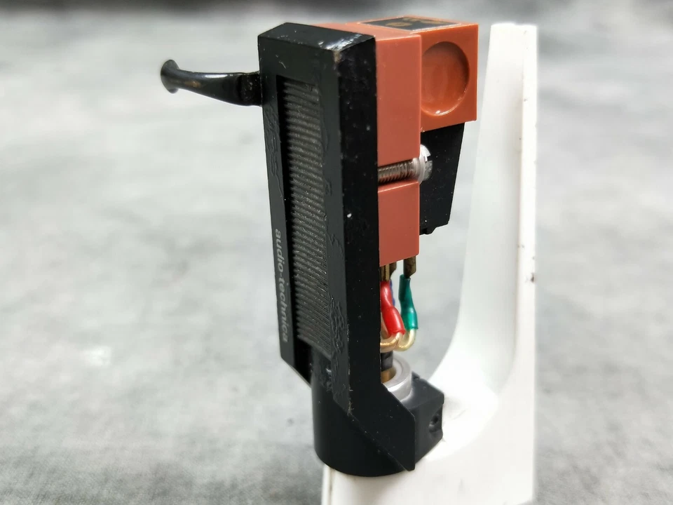 Nagaoka MP-10 Phono Stereo Cartridge With Head shell In VG Condition  - Image 2 of 4