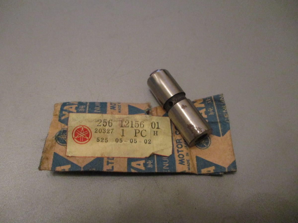 NOS Yamaha OEM Rocker Shaft 1970-1971 XS1 1972 XS2 1973-1974 TX650