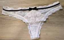 Victoria's Secret Dream Angels Ivory Sheer Lace Velvet Trim Thong Panties Bow M