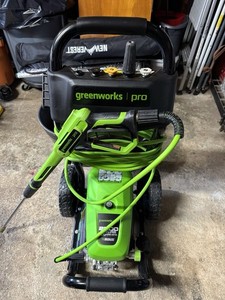 Greenworks - Pro Electric Pressure Washer up to 2500 PSI at 2 GPM - Green