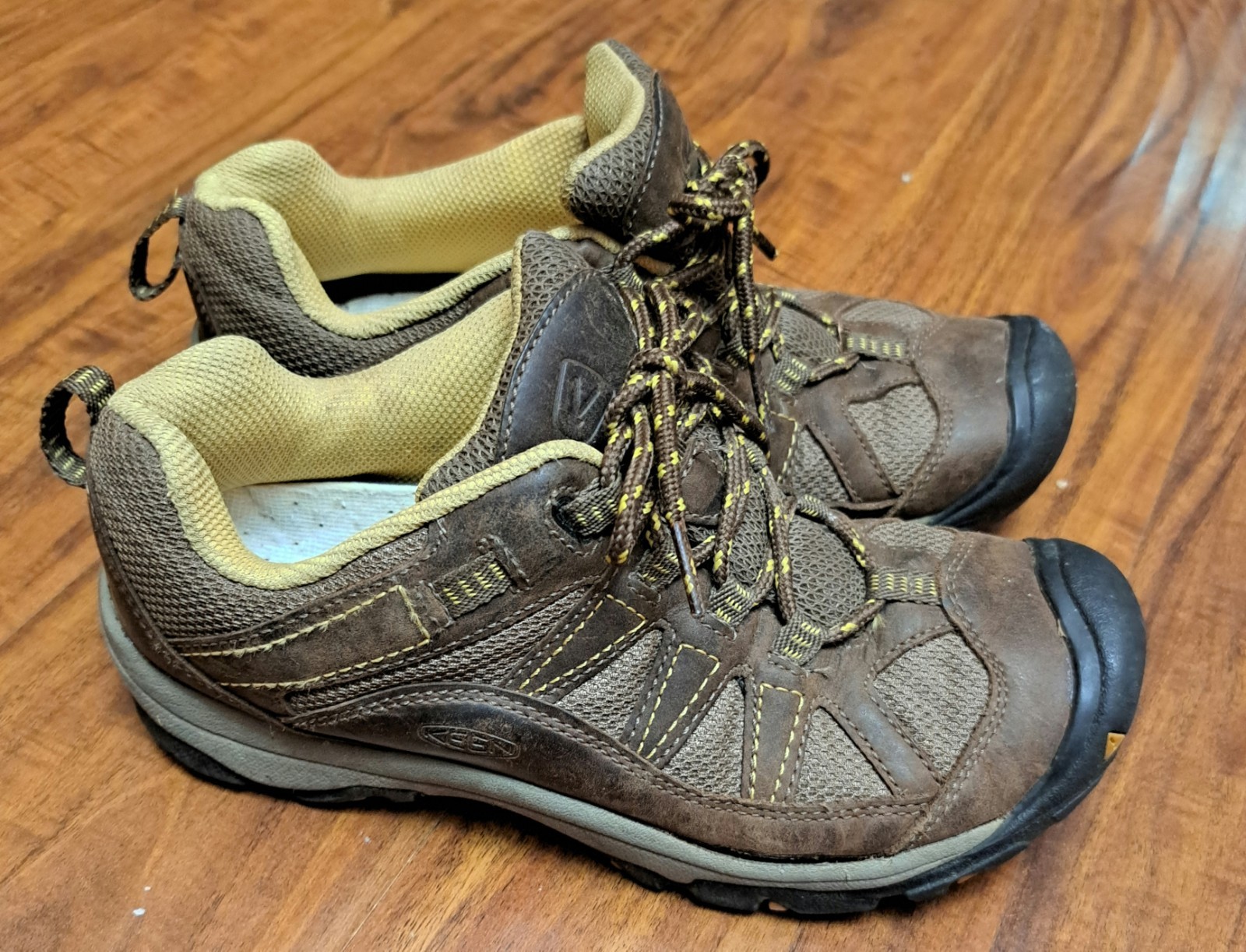 SCARPE DA GINNASTICA KEEN VOYAGEUR ESCURSIONISMO TRAIL CAMPEGGIO CORSA MARRONI TAGLIA 7 5 USATE