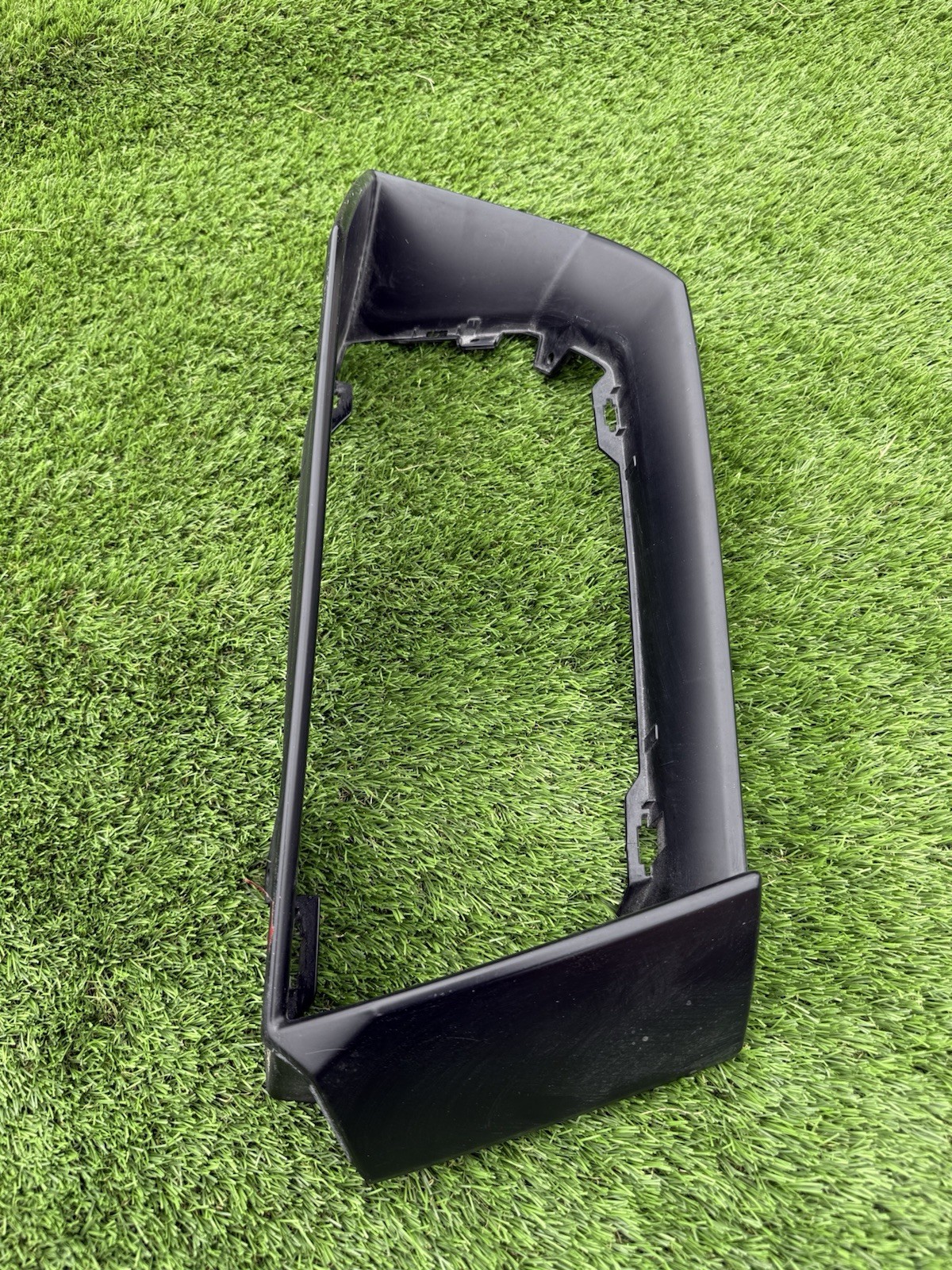 LAMBORGHINI AVENTADOR REAR PASSENGER RIGHT BUMPER GRILL MOUNT RH OEM 470807834