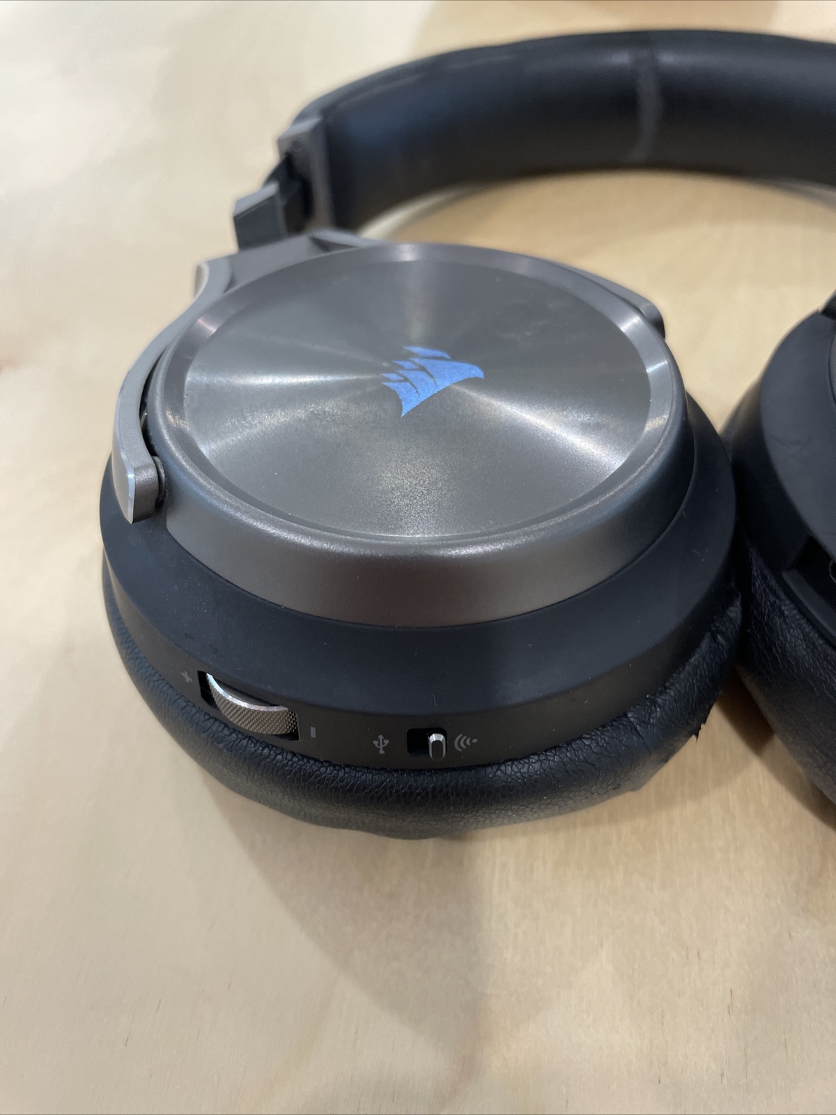 CORSAIR VIRTUOSO RGB WIRELESS Gaming Headphones No Mic WORN PADS eBay