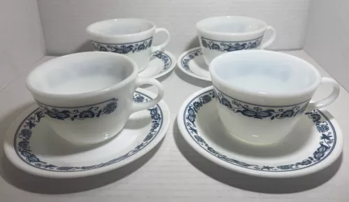 Vintage Pyrex  “OLD TOWN BLUE ONION” 4 Cups & 4 Saucers Corning Ware Set Of 4