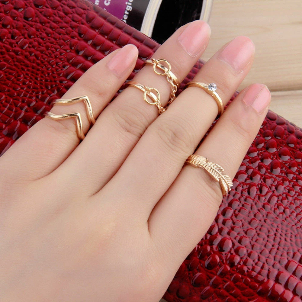 Top 150+ gold middle finger ring super hot awesomeenglish.edu.vn