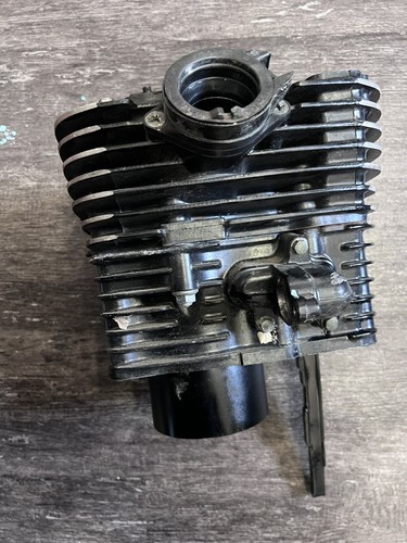 1997-2004 SUZUKI VZ800 VZ 800 MARAUDER REAR CYLINDER AND HEAD - Picture 2 of 6