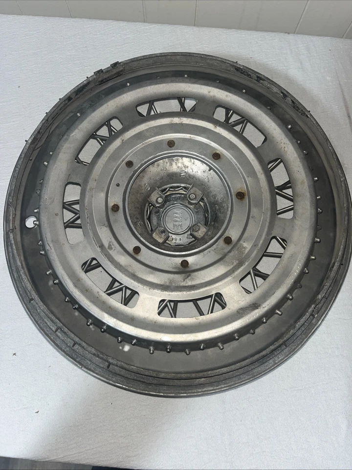 "Ford Mercury Comet 1977-1979, Cougar, Granada, tapacubos de radios de cable 14""" Foto 2 de 4