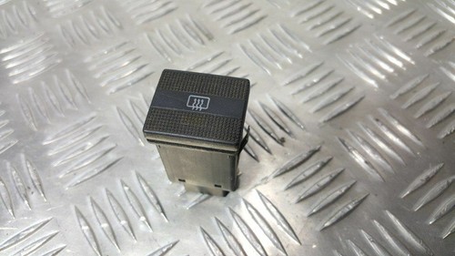 Volkswagen Golf III 1997 Schalter Scheibenheizung 1H0959621B UST4787