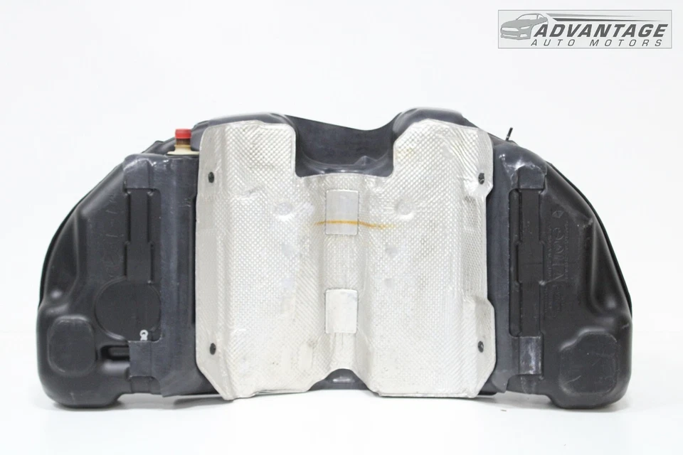 2015-2021 CHRYSLER 300 AWD 3.6L GAS REAR FUEL GASOLINE RESERVOIR TANK OEM - Image 2 of 4