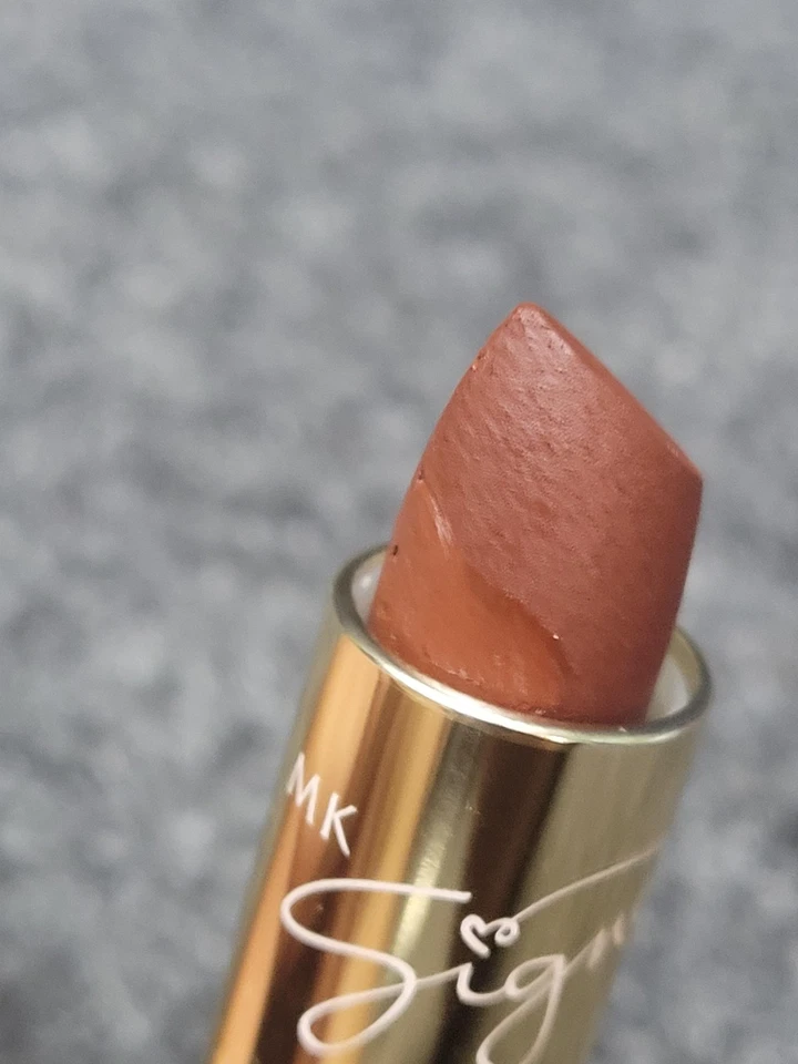 Mary Kay Signature Lipstick Hot Fudge Brown DM26 Creamy Satin Full Size New Rare - Image 2 of 4