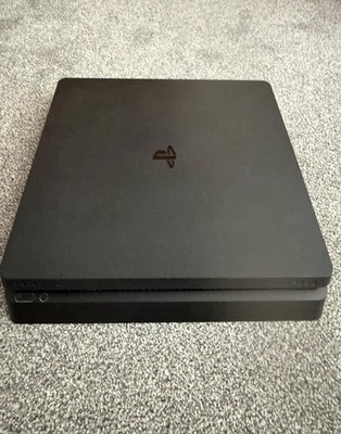 PlayStation 4 Slim 500 GB + 1 DualShock Controller