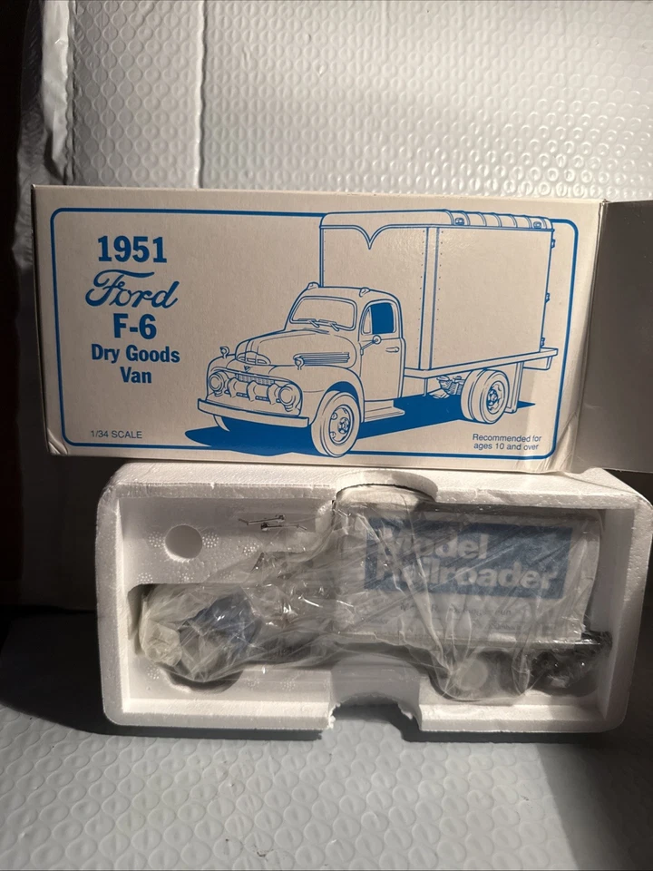 FIRST GEAR 1951 FORD F-6 Box Truck DRY GOODS VAN MODEL RAILROADER MAG. N.I.B - Image 4 of 4
