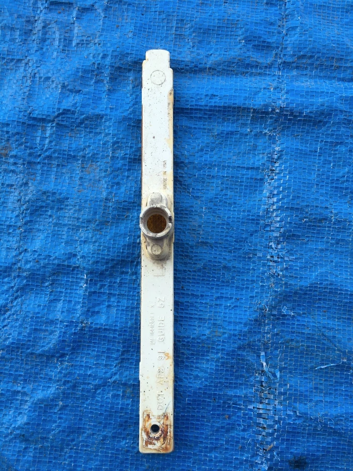 SATURN L/F DRIVER SIDE MARKER LIGHT LAMP LF LEFT FRONT CORNER BUMPER REFLECT OEM - Image 2 of 3