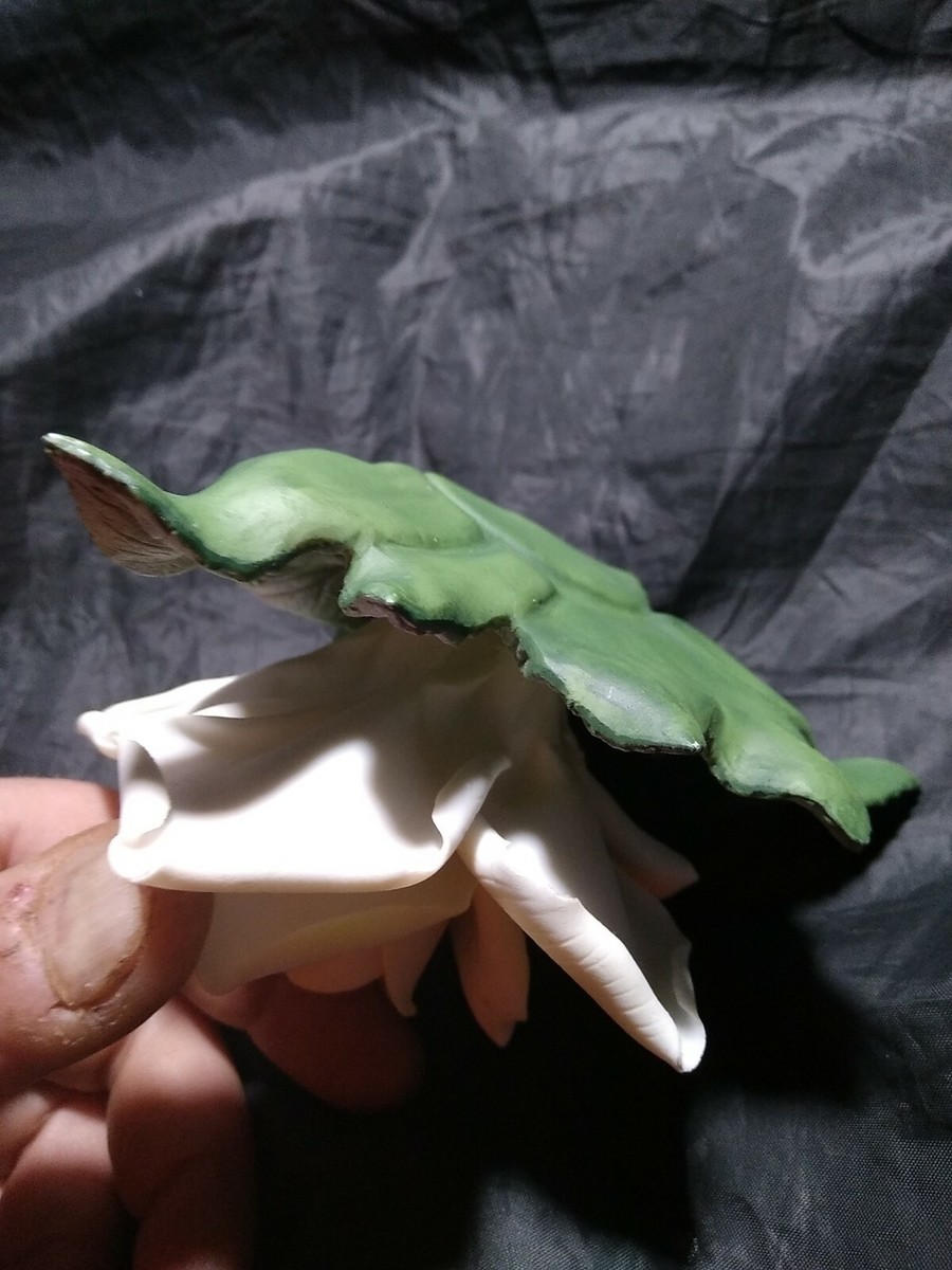 Meico Rose Porcelain Flower Detailed Mint Condition ships