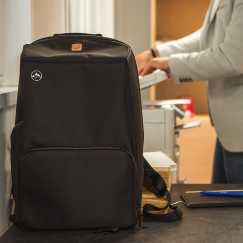 Mochila para portátil, negra para ordenadores de 15", resistente al agua - Imagen 5 de 6