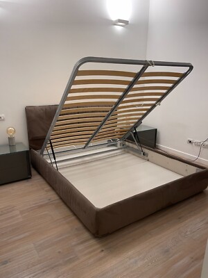 Struttura letto matrimoniale con contenitore reti Chateaux d'Ax