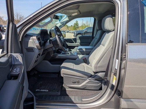 2025 Ford F-150 Lightning XLT - Picture 13 of 40