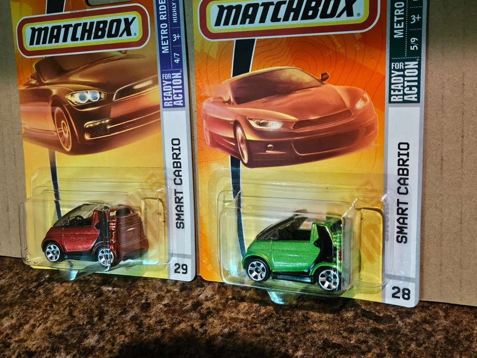 Matchbox Lot of 2 2001 Smart Car Cabrio Red Green Variation '01 Coupe - Image 2 of 3