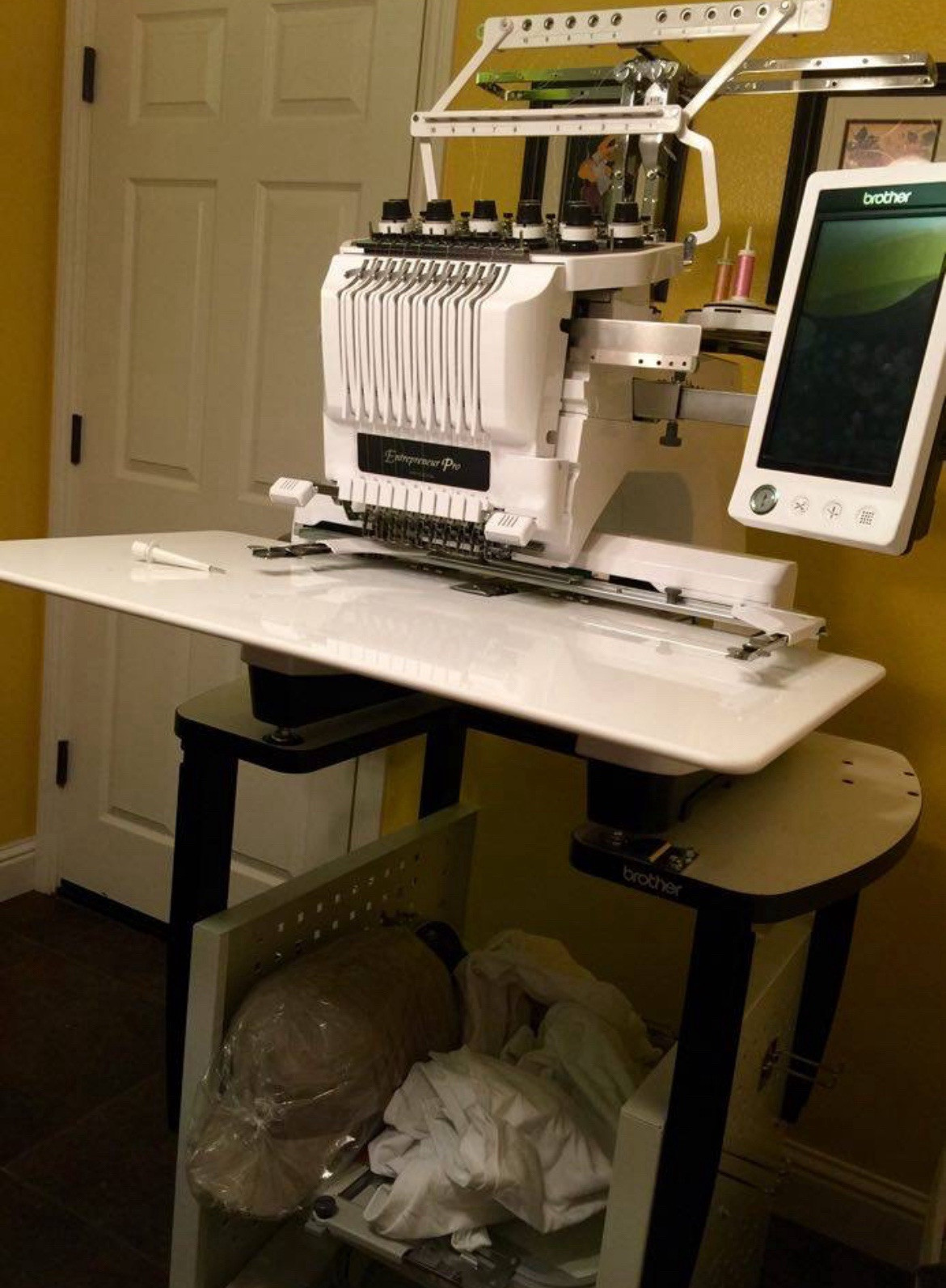 Machine Entreprenuer 1000e, 10 Needle (1 Hour Use)
