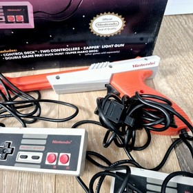 Nintendo NES Action Set Condole Orange Blaster in Original Box 
