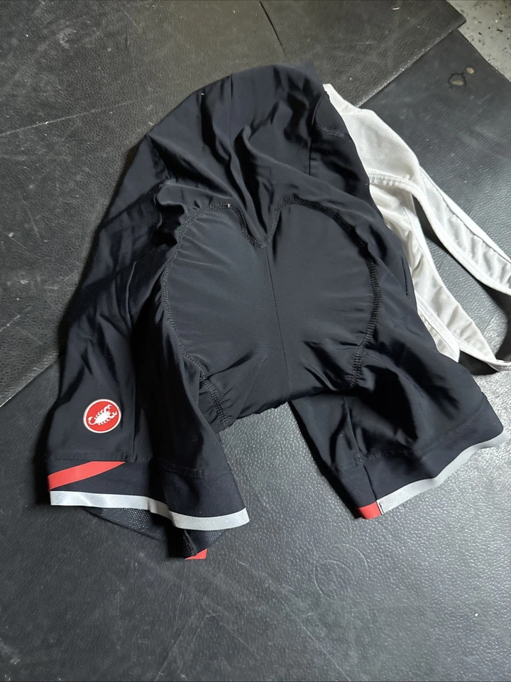 Castelli Donna 女式围兜短裤中号二手 — 第 2/4 张图片