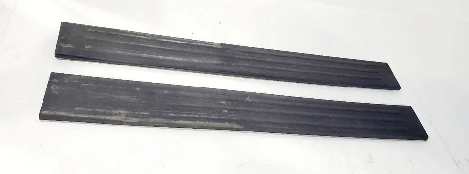 2017 Nissan Titan XD OEM Pair Door Sill Trim 769b57s000 - Image 3 of 4