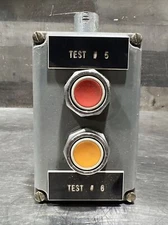 SQUARE D 9001 KY2 2-HOLE CONTROL STATION ENCLOSURE BUTTONS & CONTACTS Used