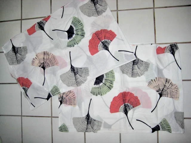 IKEA Tovsippa Ginko Leaf Floral Full/ Queen Duvet Cover & 2 Shams Set - Image 3 of 4