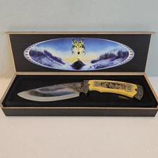 65514 FURY COLLECTOR KNIFE in Wooden Box Wolf Wolves Carved  9.75". 4.5" Blade