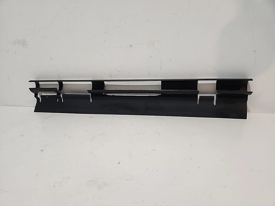 GM Passenger Side Radiator Air Seal 84672585 - Image 2 of 2