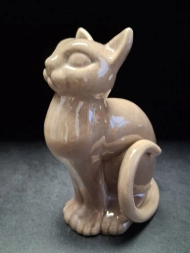 Vintage ROYAL HAEGER Sitting Cat