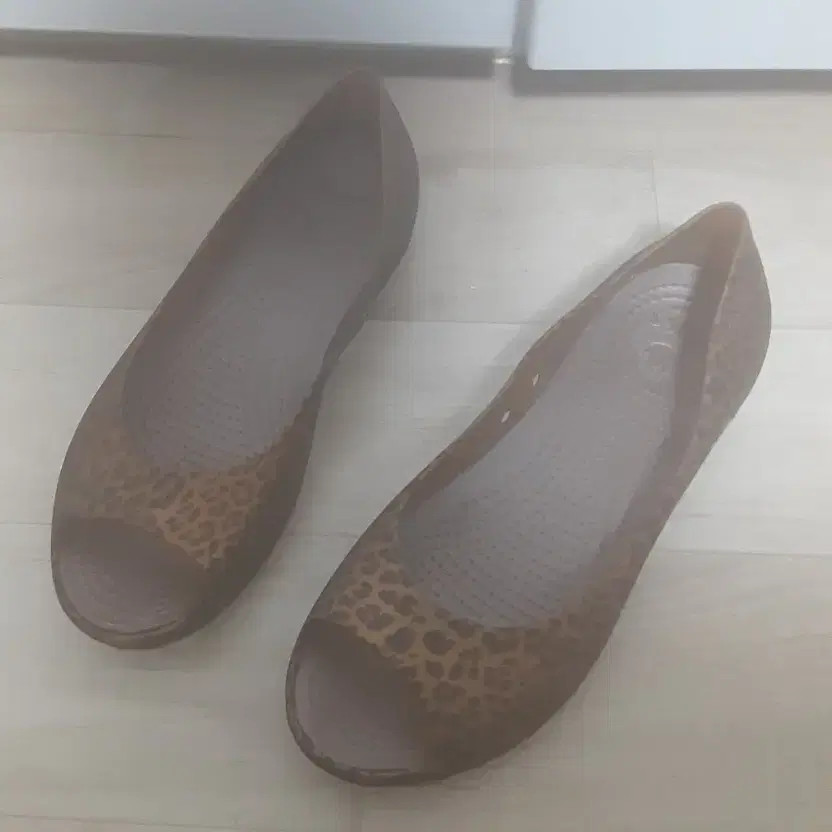 Crocs Open-Toe Jelly Flats - Leopard Pattern, Siz… - image 1