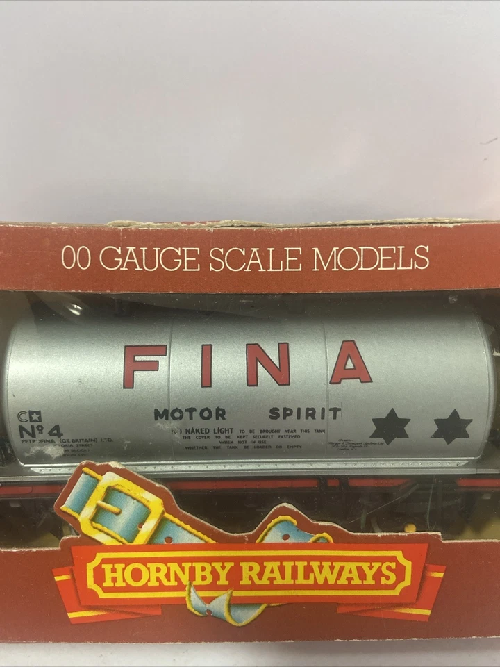 Hornby OO Gauge R115 FINA No.4 Tank Wagon - Image 2 of 4