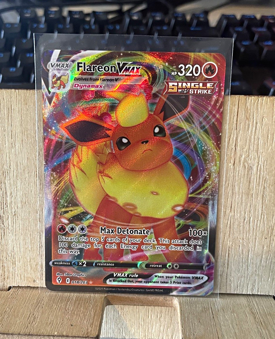 Flareon VMAX 018/203 Swsh07: Evolving Skies Ultra Rare Holo EN 320HP