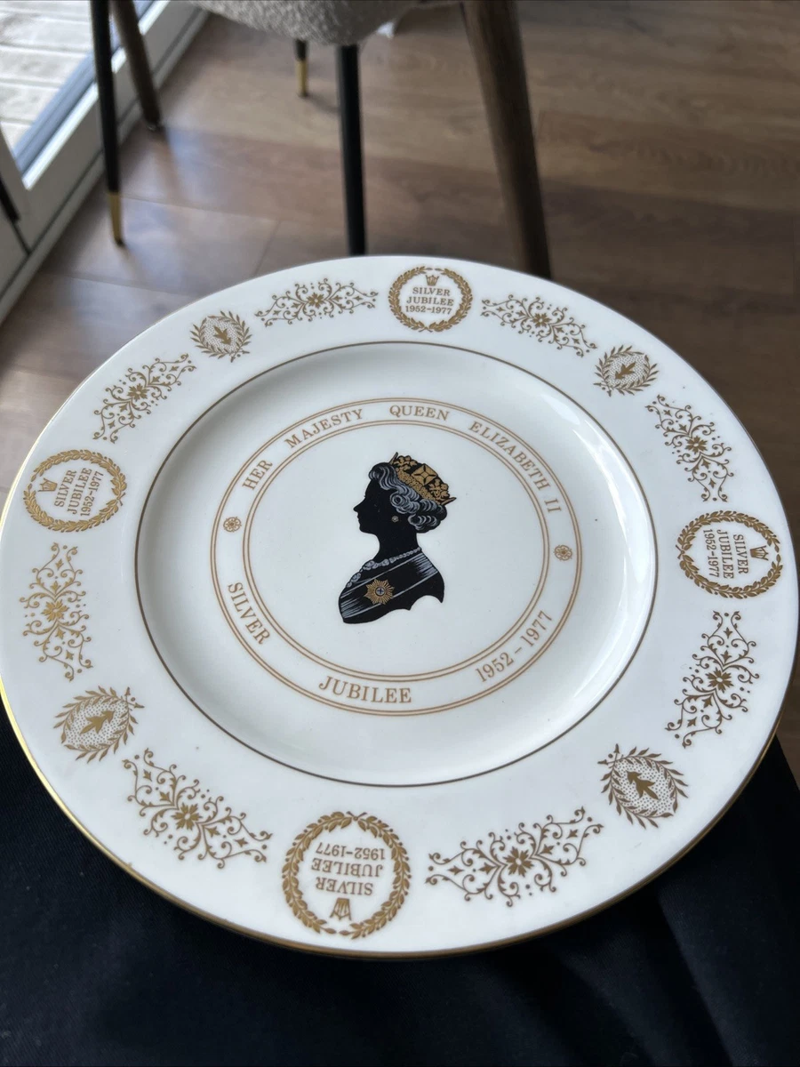 タイムセール！Coalport エリザベス女王　シルバージュビリー　プレート Coalport Silver Jubilee Royalty Collectables for sale | eBay UK