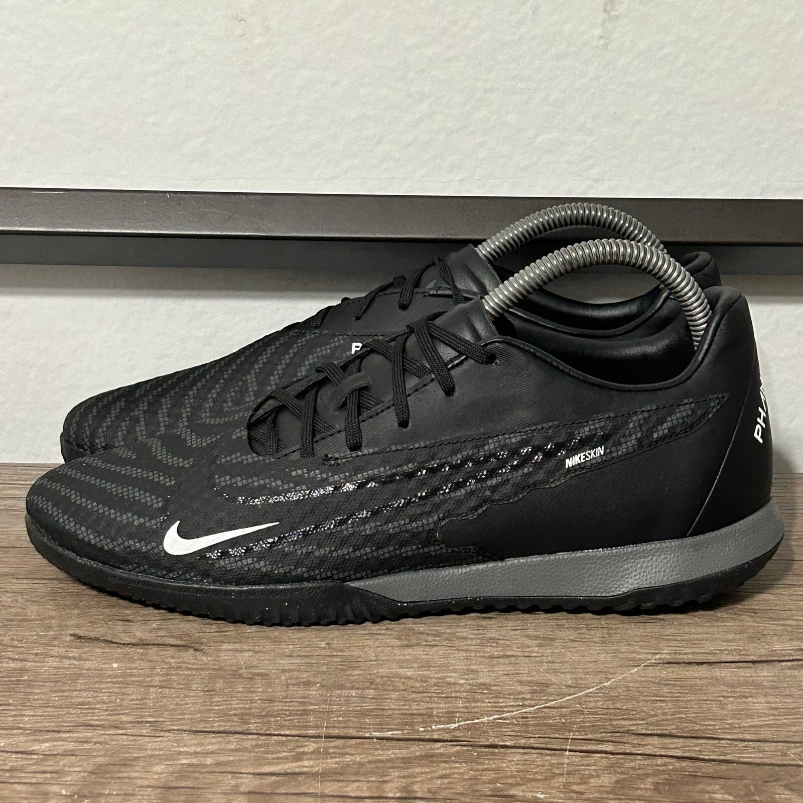 Nike Phantom GX Academy Men's Indoor Soccer Shoes Siz… Gem