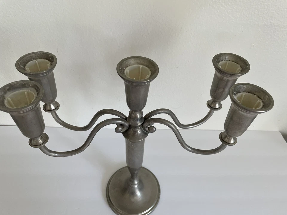 Candelabros, Metal Plata y Es Antiguo. Tiene vela de pie de 5 brazos Foto 4 de 4