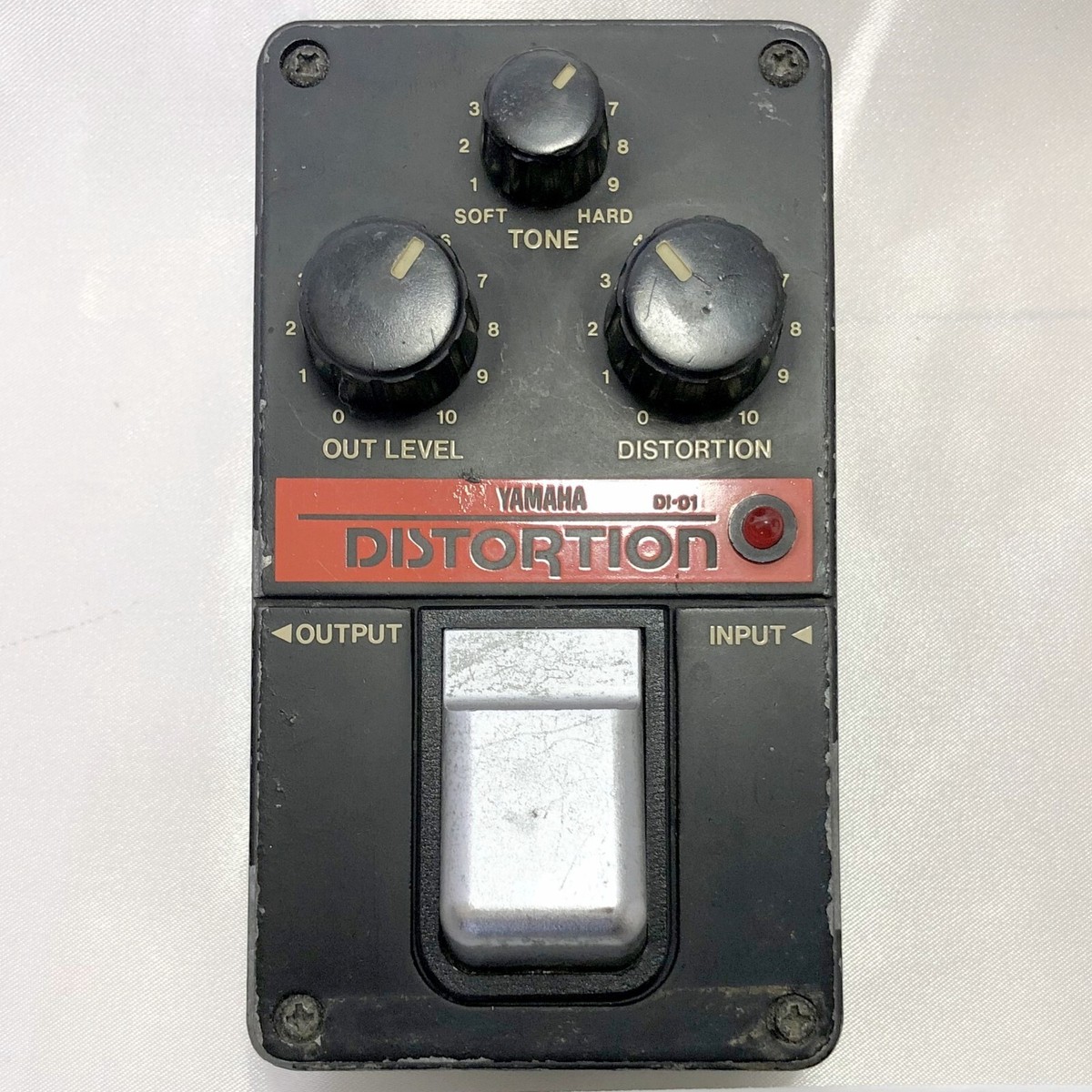 YAMAHA DI-01 Distortion 1980s Vintage Guitar Effect Pedal YAMAHA DI-01 Distortion 1980s Vintage Guitar Effect Pedal
