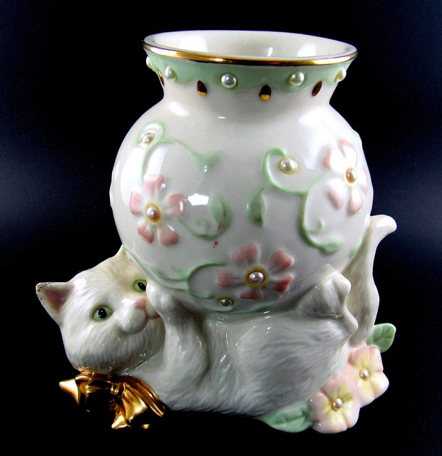 LENOX PORCELAIN PETALS & PEARLS CAT BUD VASE (E5) eBay