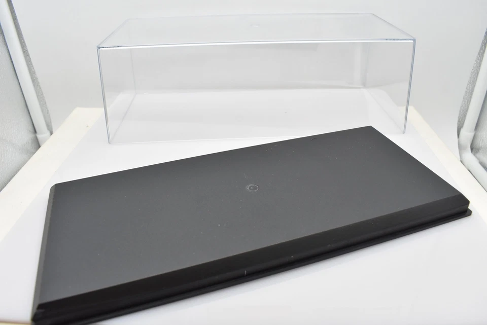 Teca espositore vetrina display box per modellini auto FORMULA 1 scala 1:24 F1 - Immagine 4 di 4